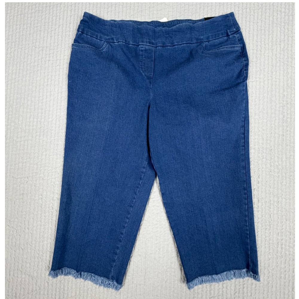Alfred Dunner Allure Capri Jeans Womens 18 Medium Wash Frayed Hem Stretch NWT